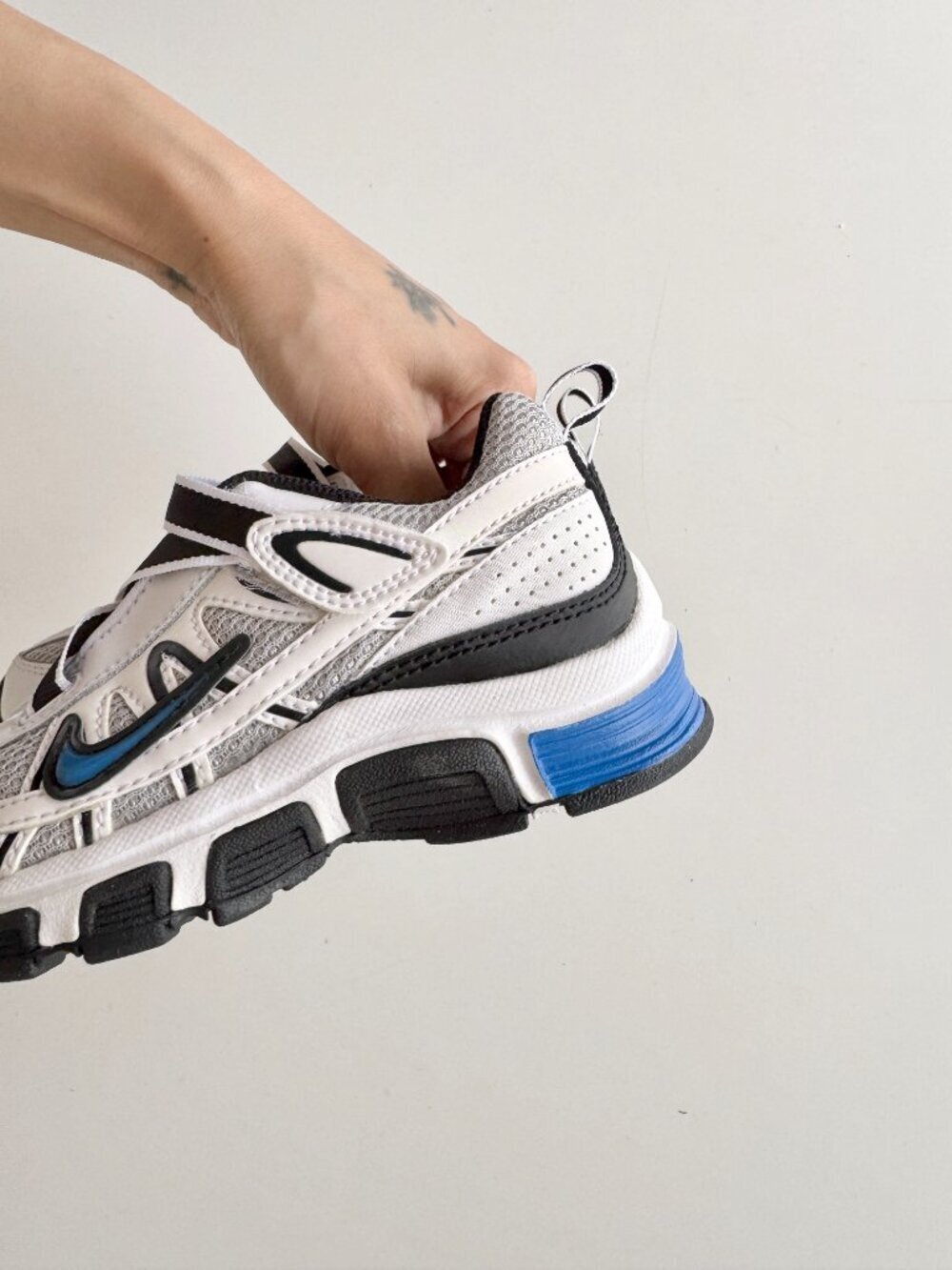 NIB Kids' NIKE T-Run Alt 2 White Grey Blue Sneakers, Size 11C - Picture 7 of 12